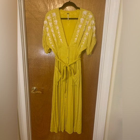Free People Yellow & White Midi Dress Floral Embroidery - Size Med - Picture 7 of 13